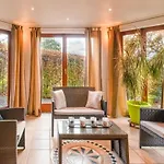 Ferienhaus With Hot Tub In *