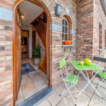 Vakantiehuis With Garden Terrace And Jacuzzi In Season In Vielsalm