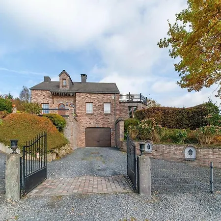With Garden Terrace And Jacuzzi In Season In *
