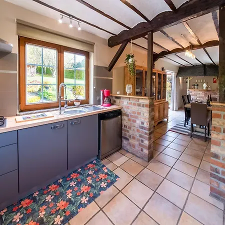 With Hot Tub In Σπίτι διακοπών